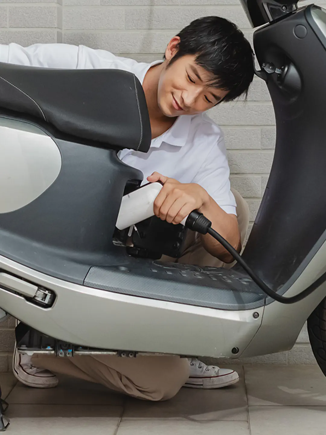 勁炫125 充電白牌重型